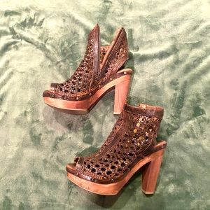 Woven shoe booties